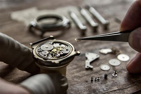 mechanical watch repair near me.